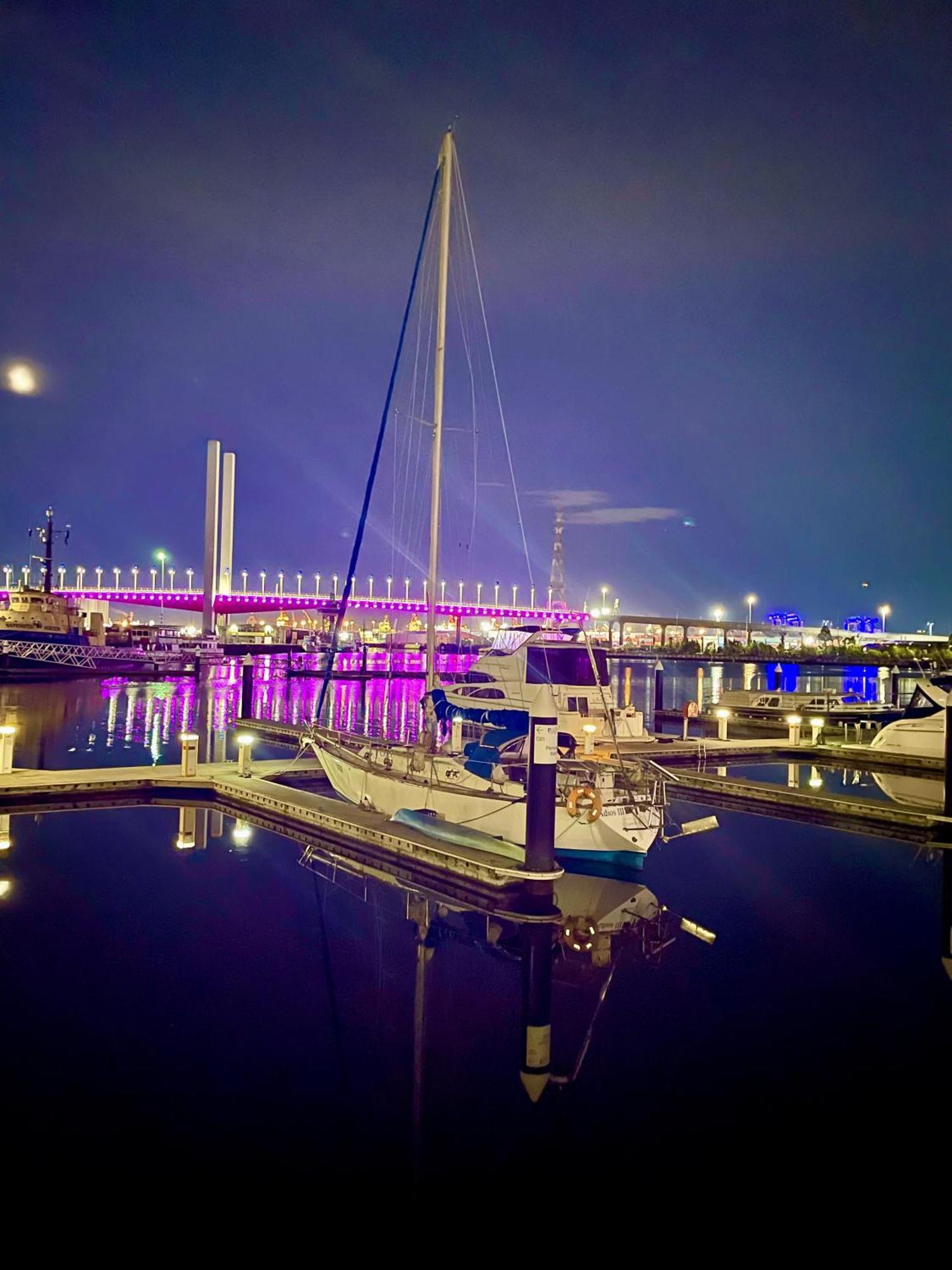 Yarra Accommodation-private Apartments-collins Wharf Waterfront, Docklands Homestay *