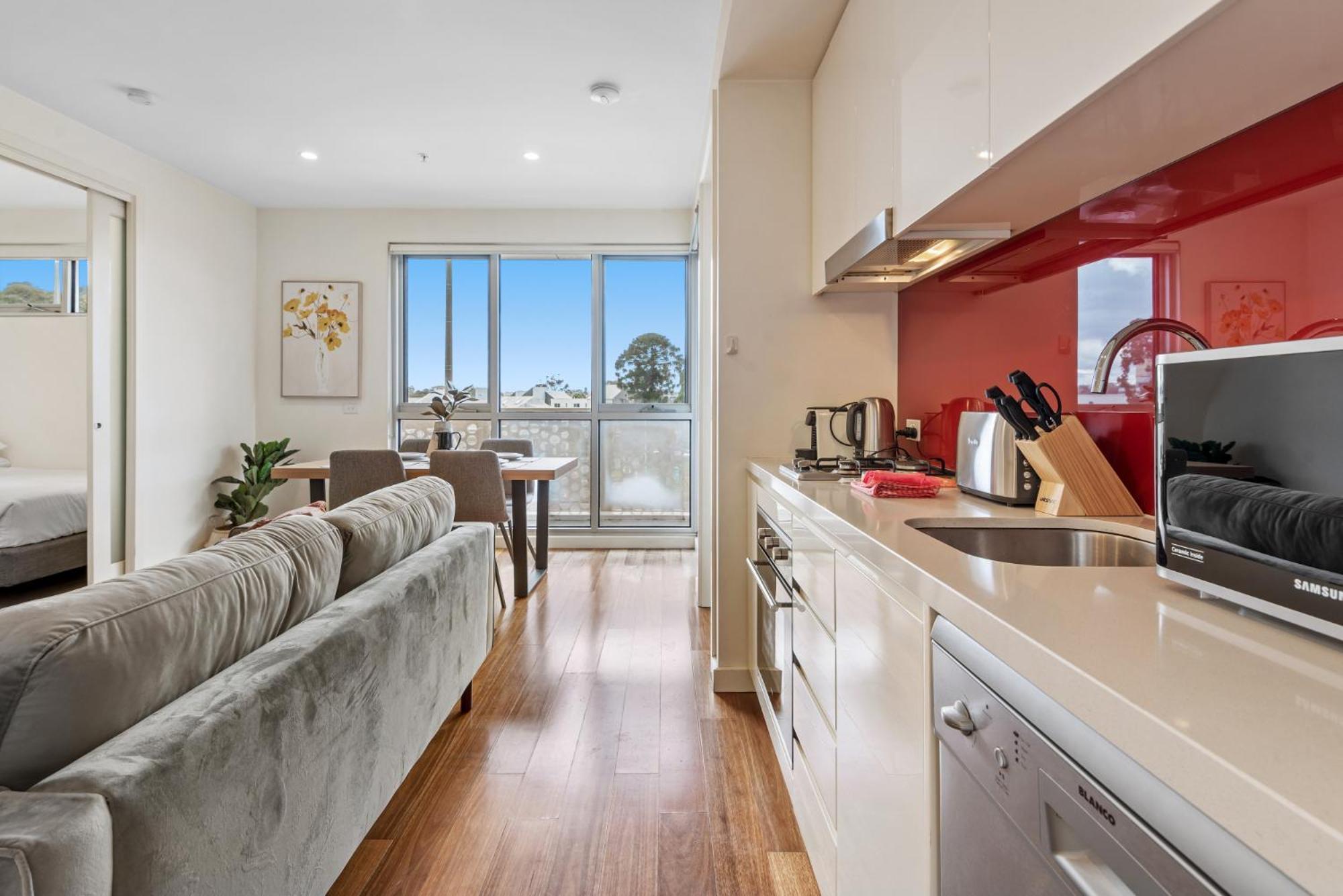 Modern 2-bed St Kilda Near Shops * Melbourne