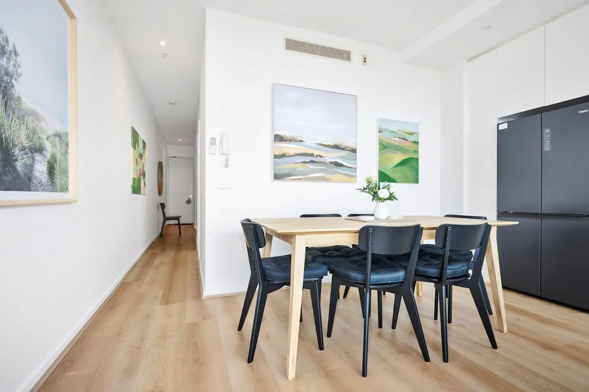 Apartment Stylish Urban Retreat With Spectacular Views And Prime Location Melbourne