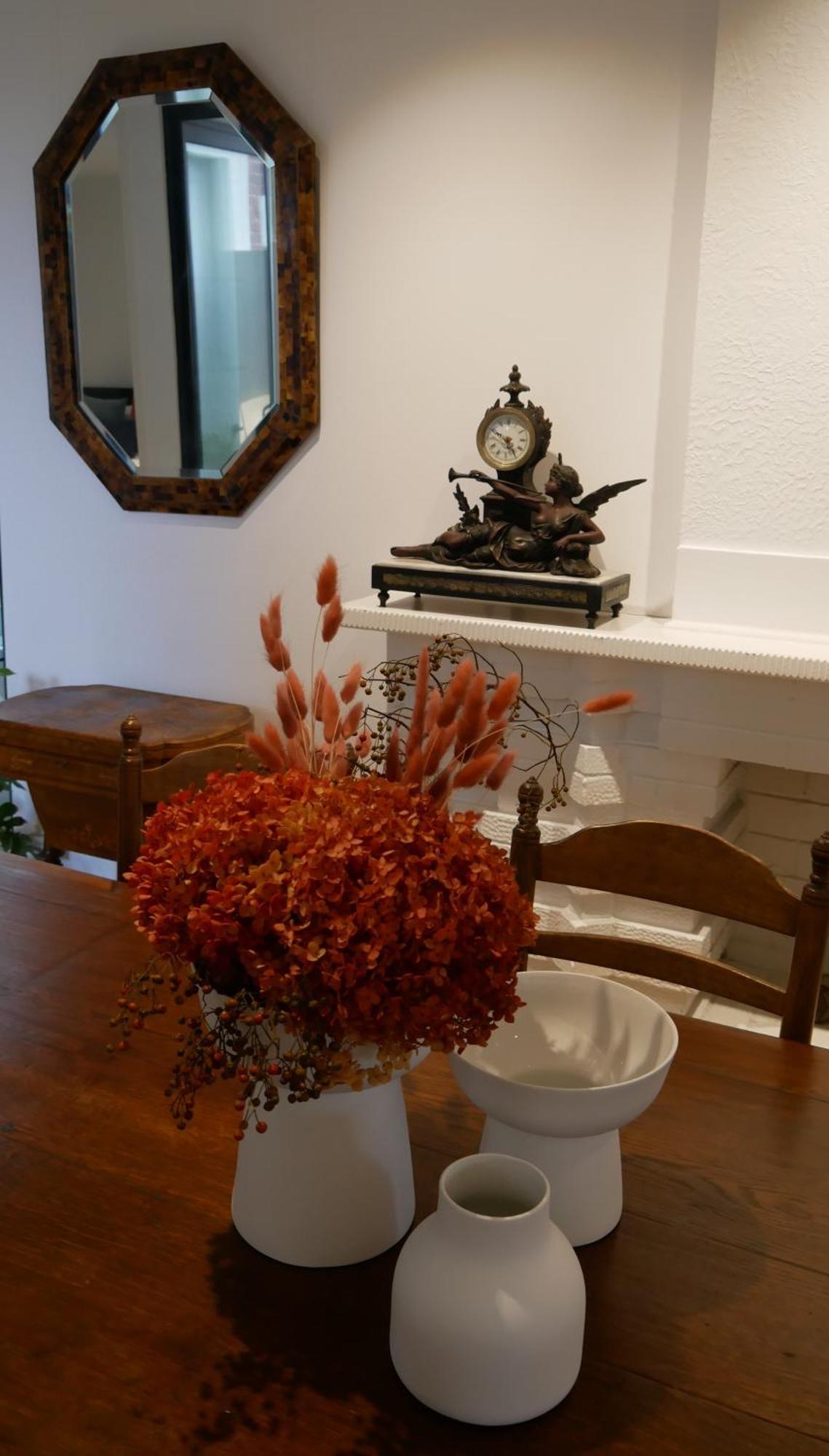 Brilliant 2brm, Fully Renovated Art Deco Classic * Melbourne
