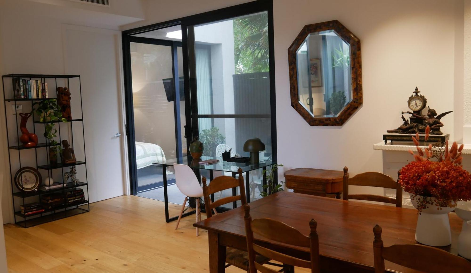 Brilliant 2brm, Fully Renovated Art Deco Classic Apartment Melbourne