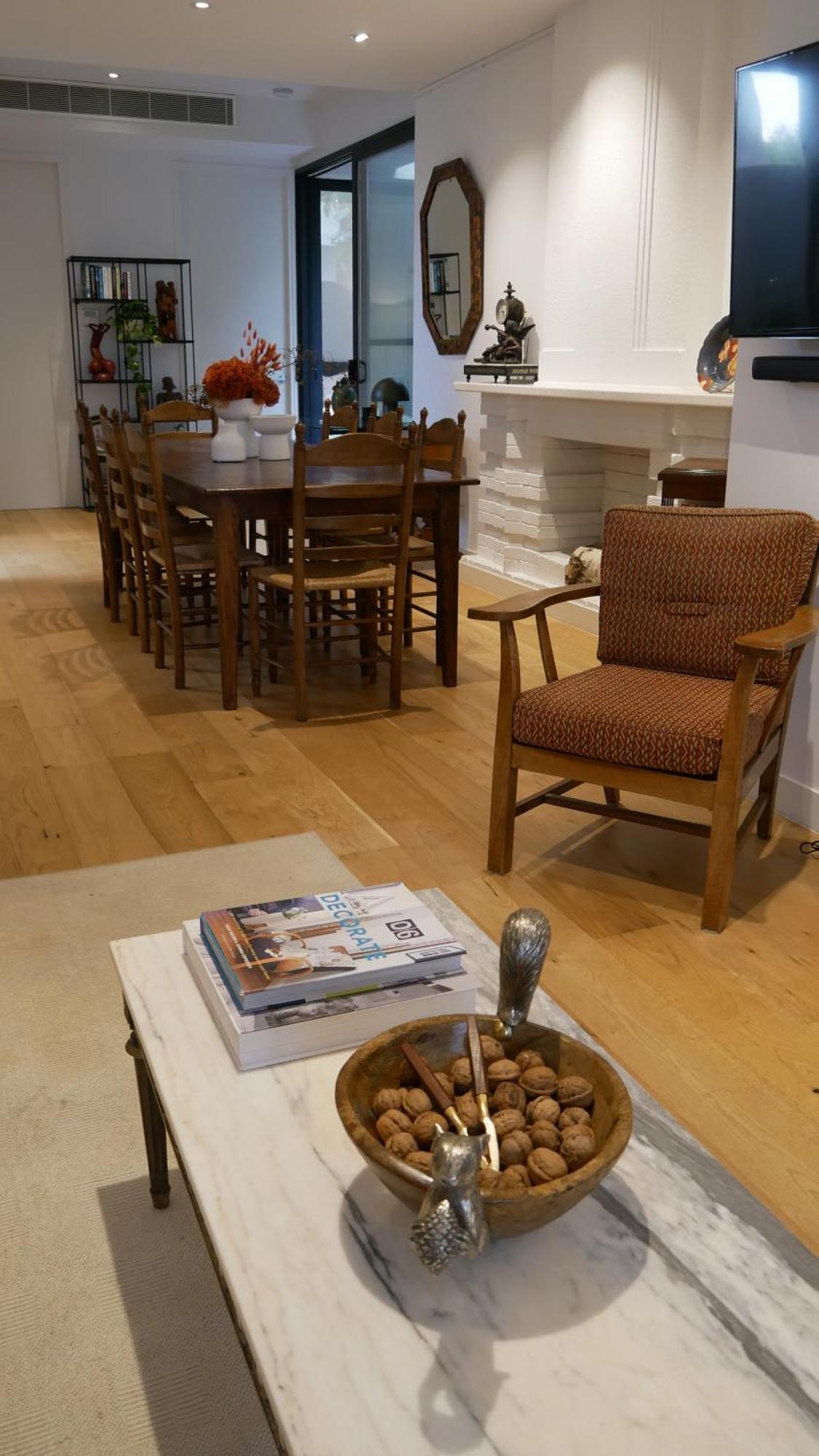 Brilliant 2brm, Fully Renovated Art Deco Classic Apartment *