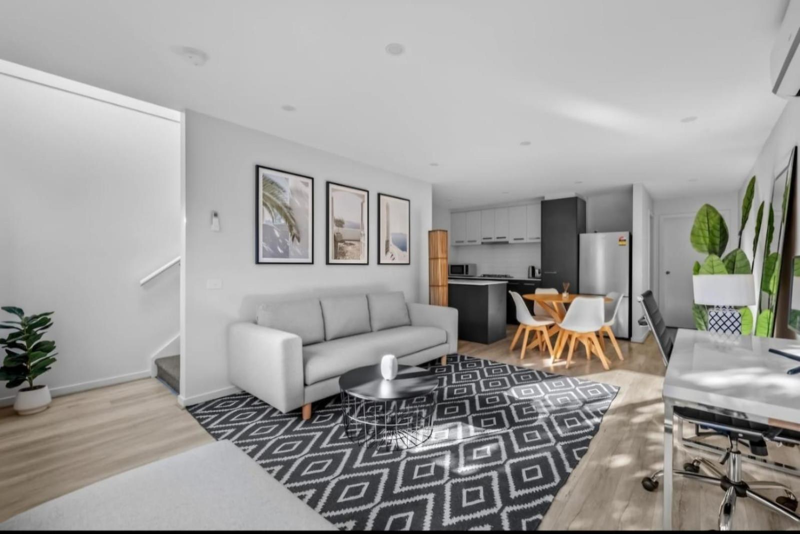 Luxurious 3- Bedroom Retreat Holiday home Melbourne