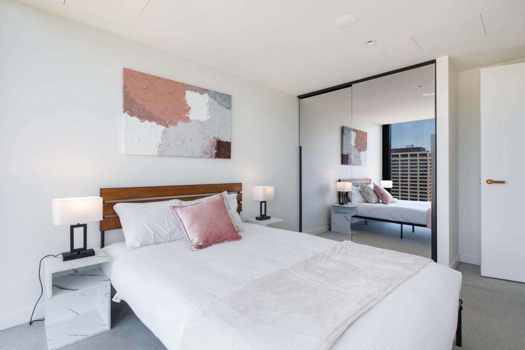 Stylish & Spacious Nyc Style, Cbd 3br