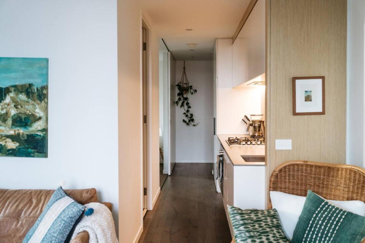Luna, Stylish And Chic Collingwood Apartment Melbourne