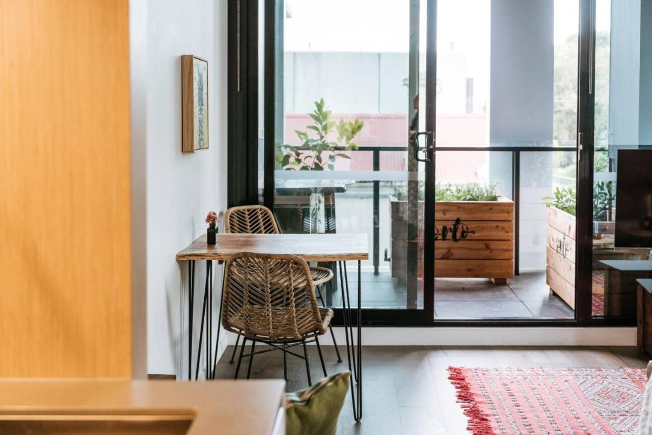 Apartment Luna, Stylish And Chic Collingwood Melbourne