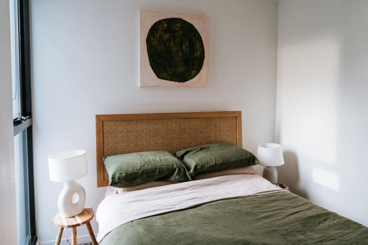 Luna, Stylish And Chic Collingwood * Melbourne