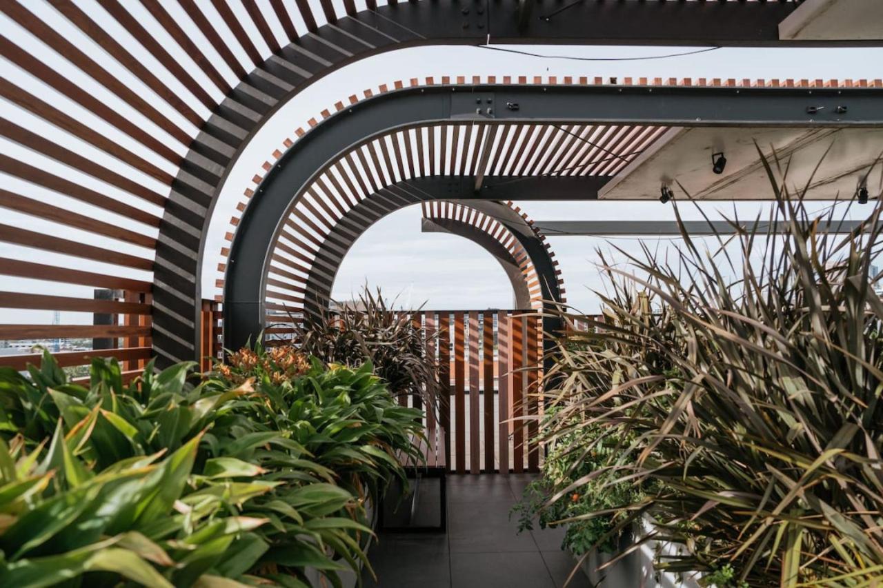 Luna, Stylish And Chic Collingwood Melbourne