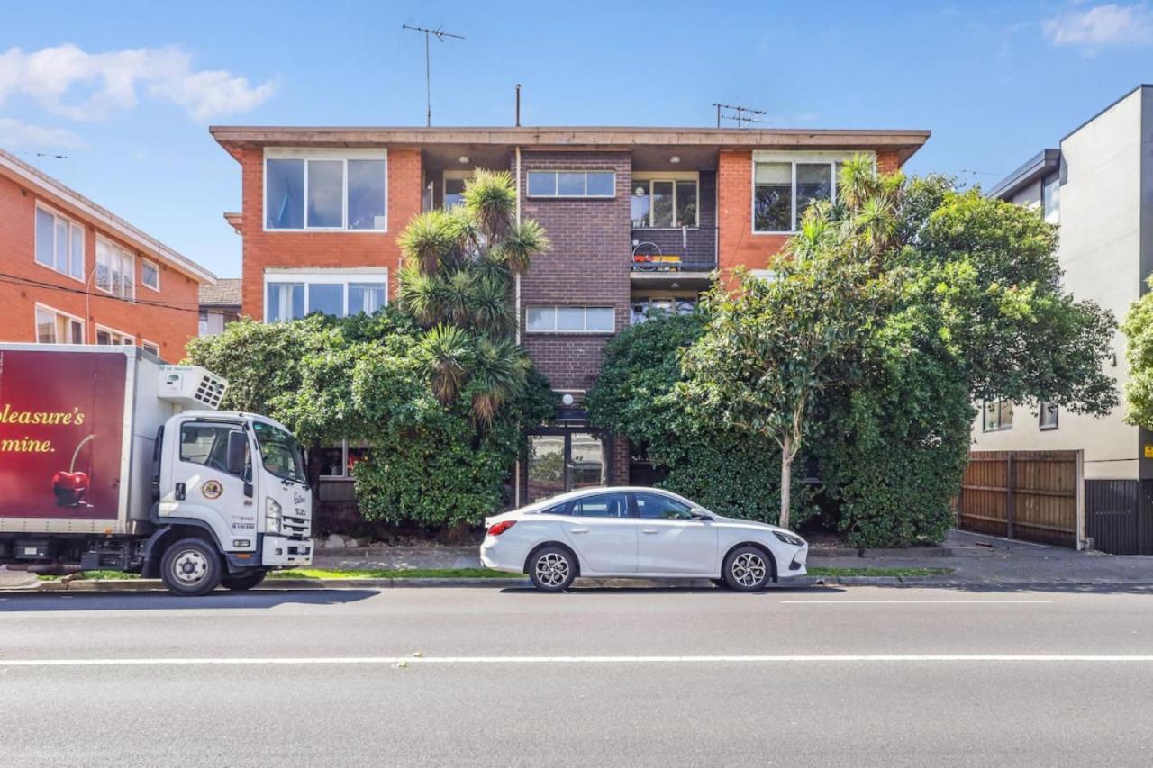 Apartment 3 Bedroom 60s Retro By Alma Park Melbourne