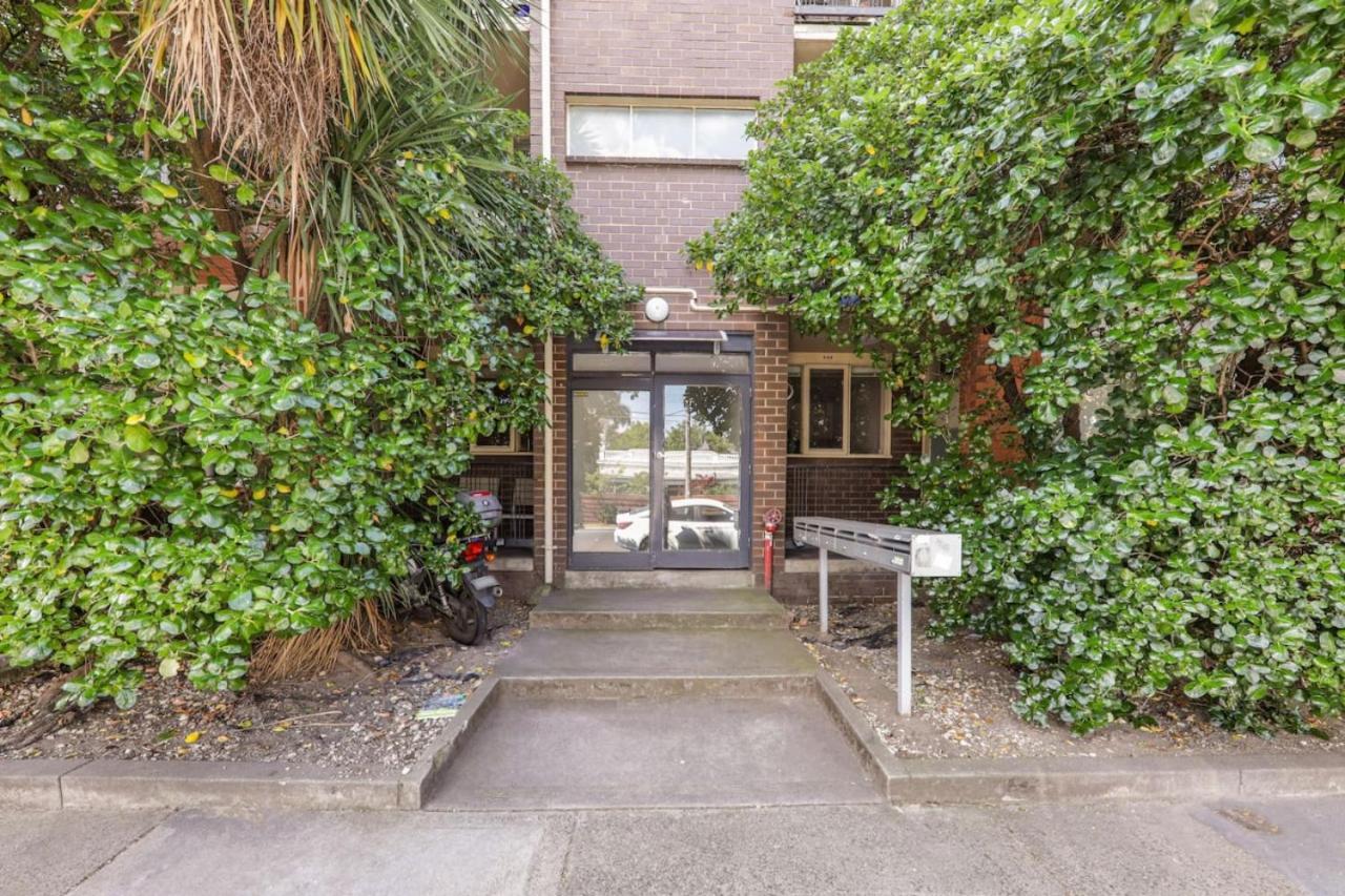 3 Bedroom 60s Retro By Alma Park Apartment Melbourne