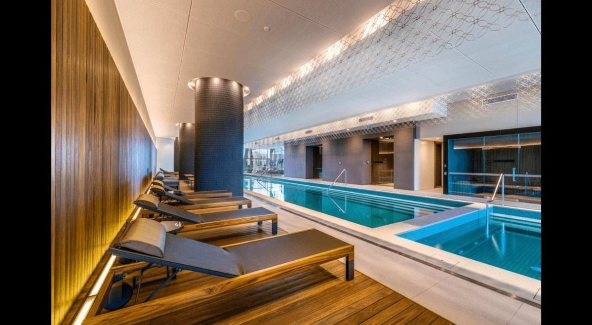 Prima Tower 5 Bedrooms * Melbourne