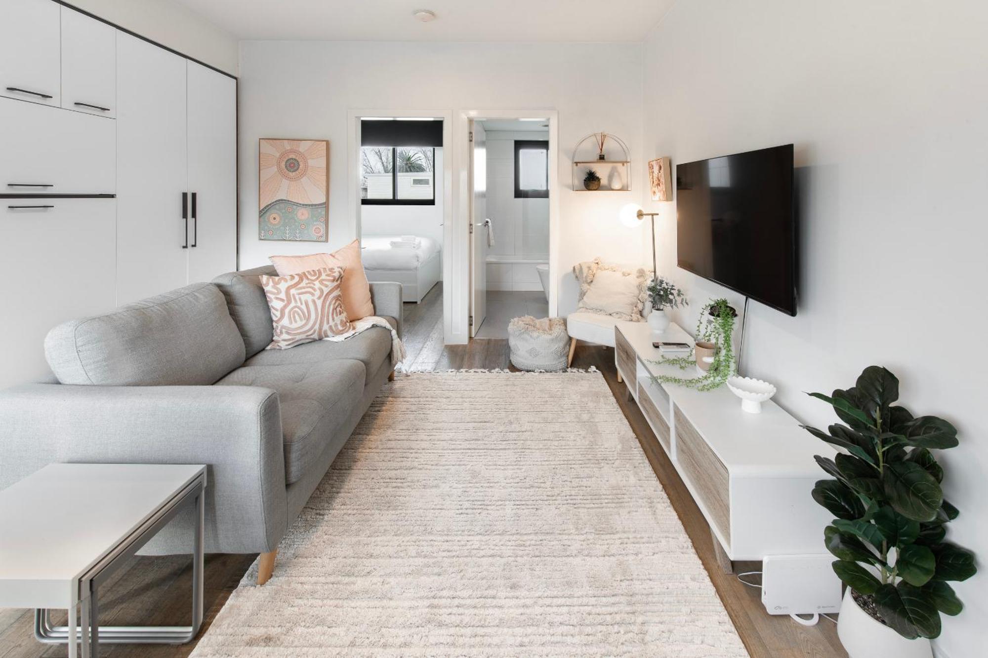 Sunny And Stylish One-bedroom Apartment