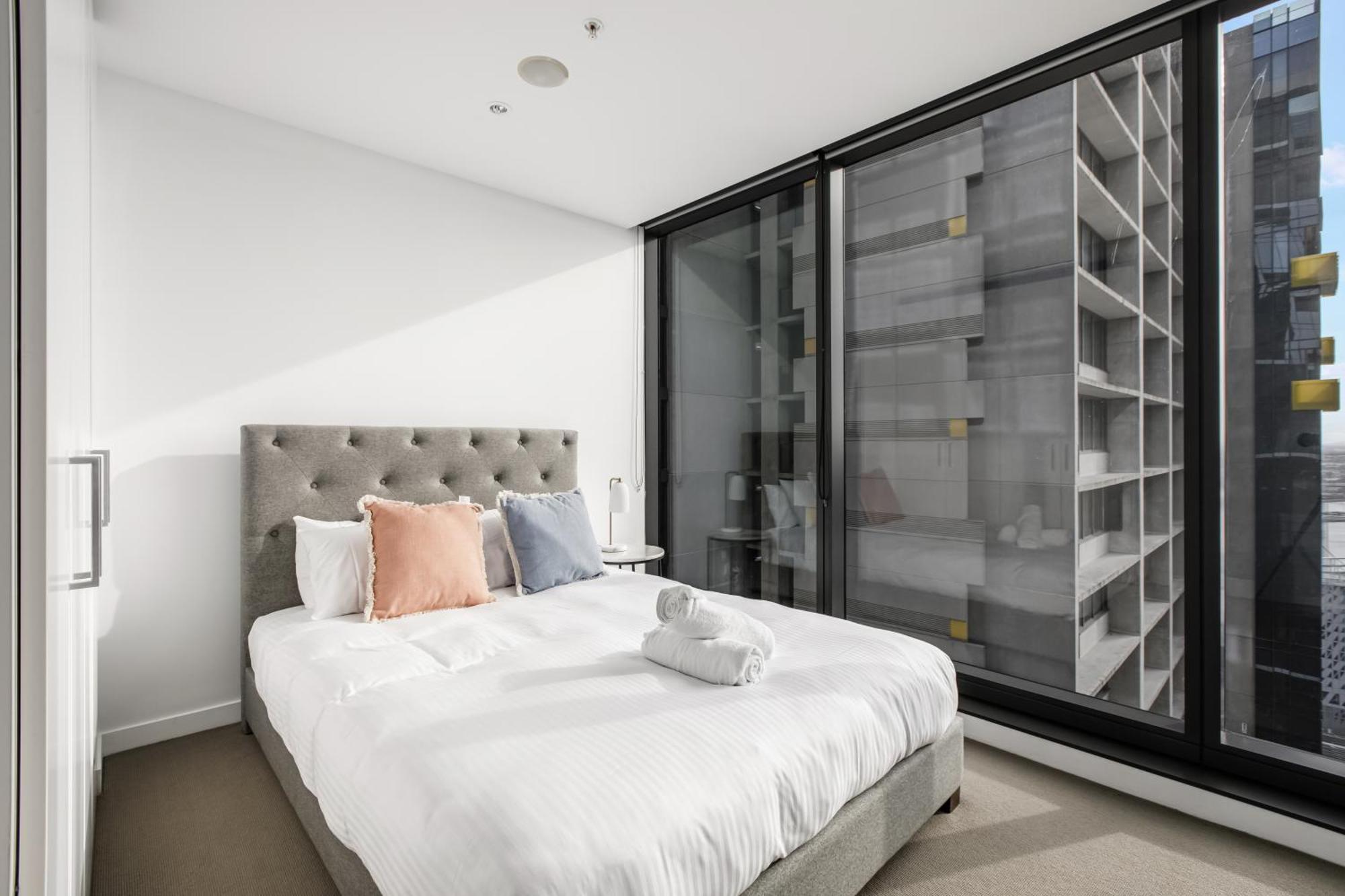 Modern Nomads Prime Cbd 2br Modern Haven With Pool & Gym *