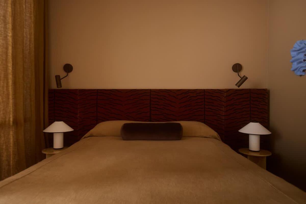 A Luxe In The Paris End Of *