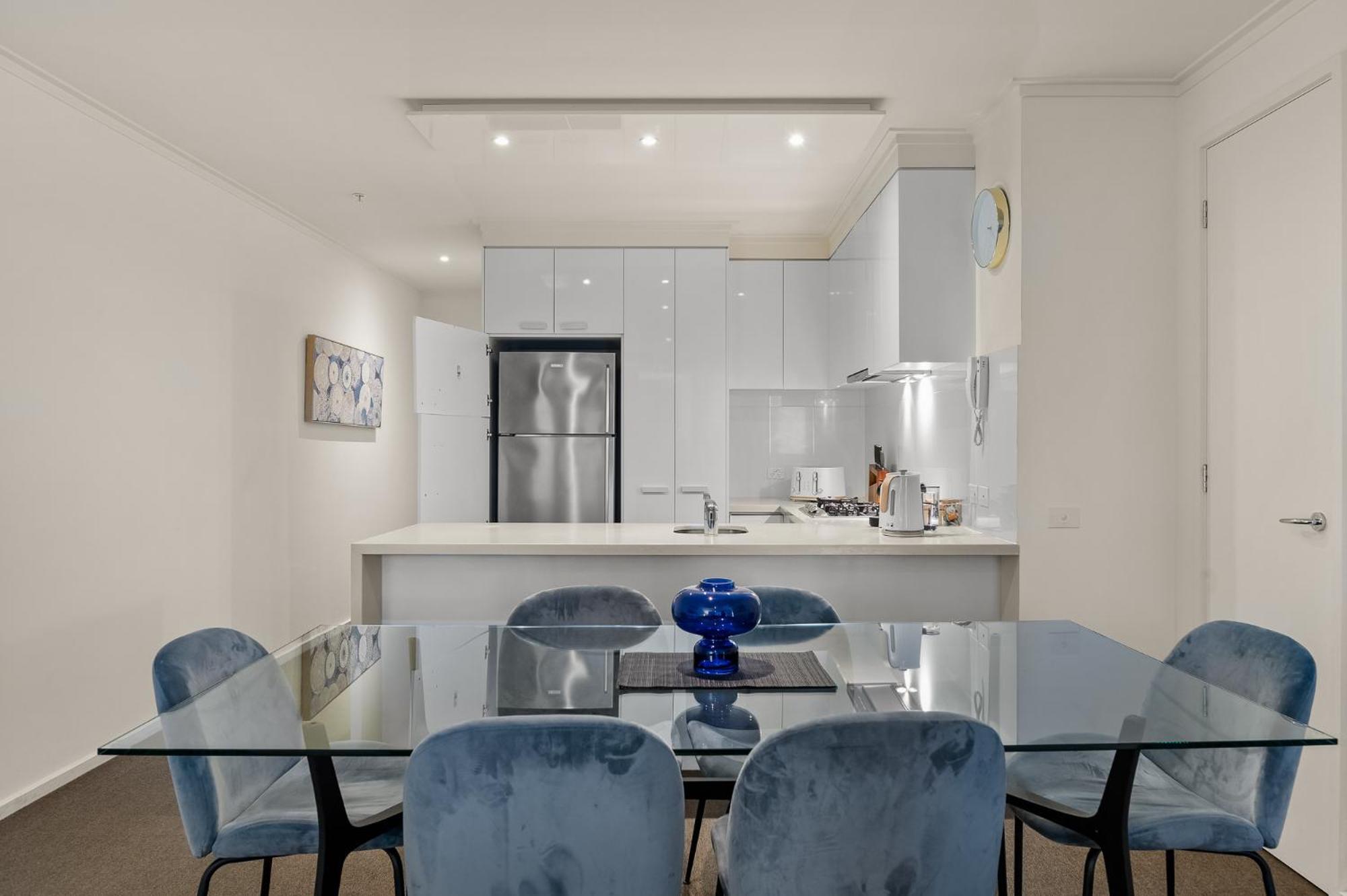 Exclusive - Vue Grande Melbourne