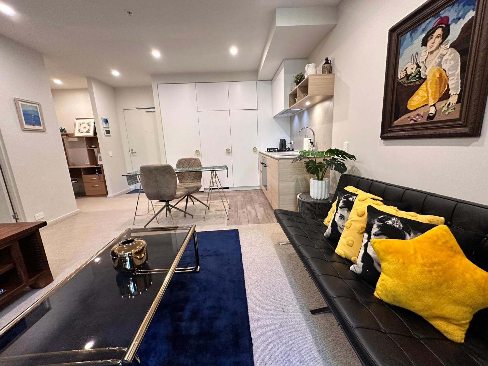 Royal Executive Living Caulfield Corporate * Melbourne