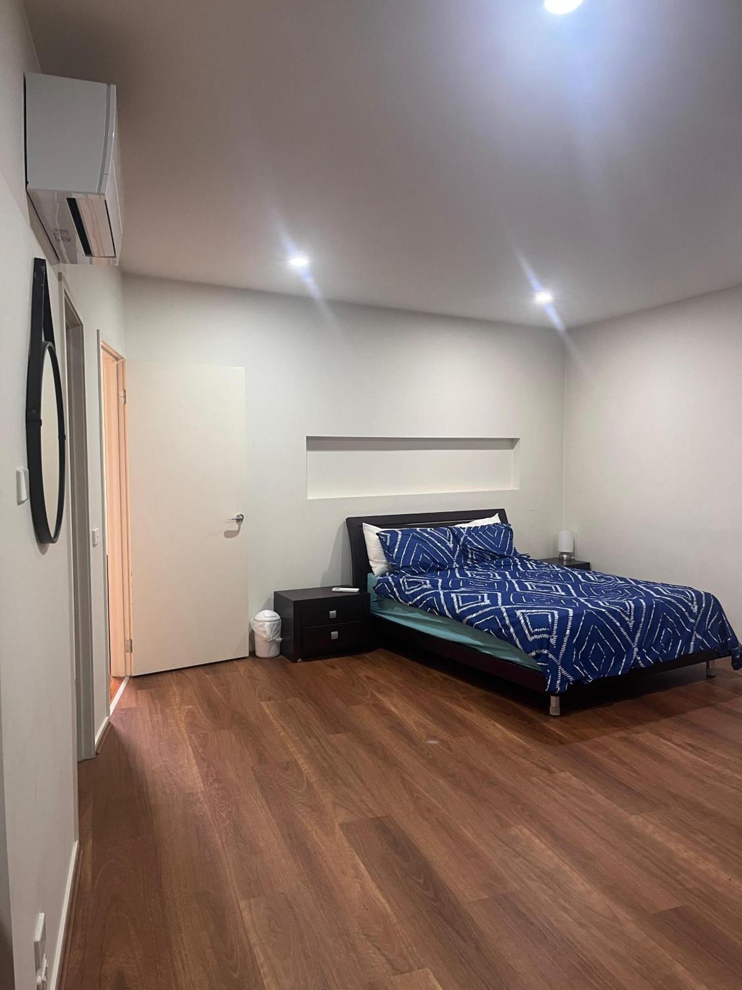 Convenience & Luxury Apartment *