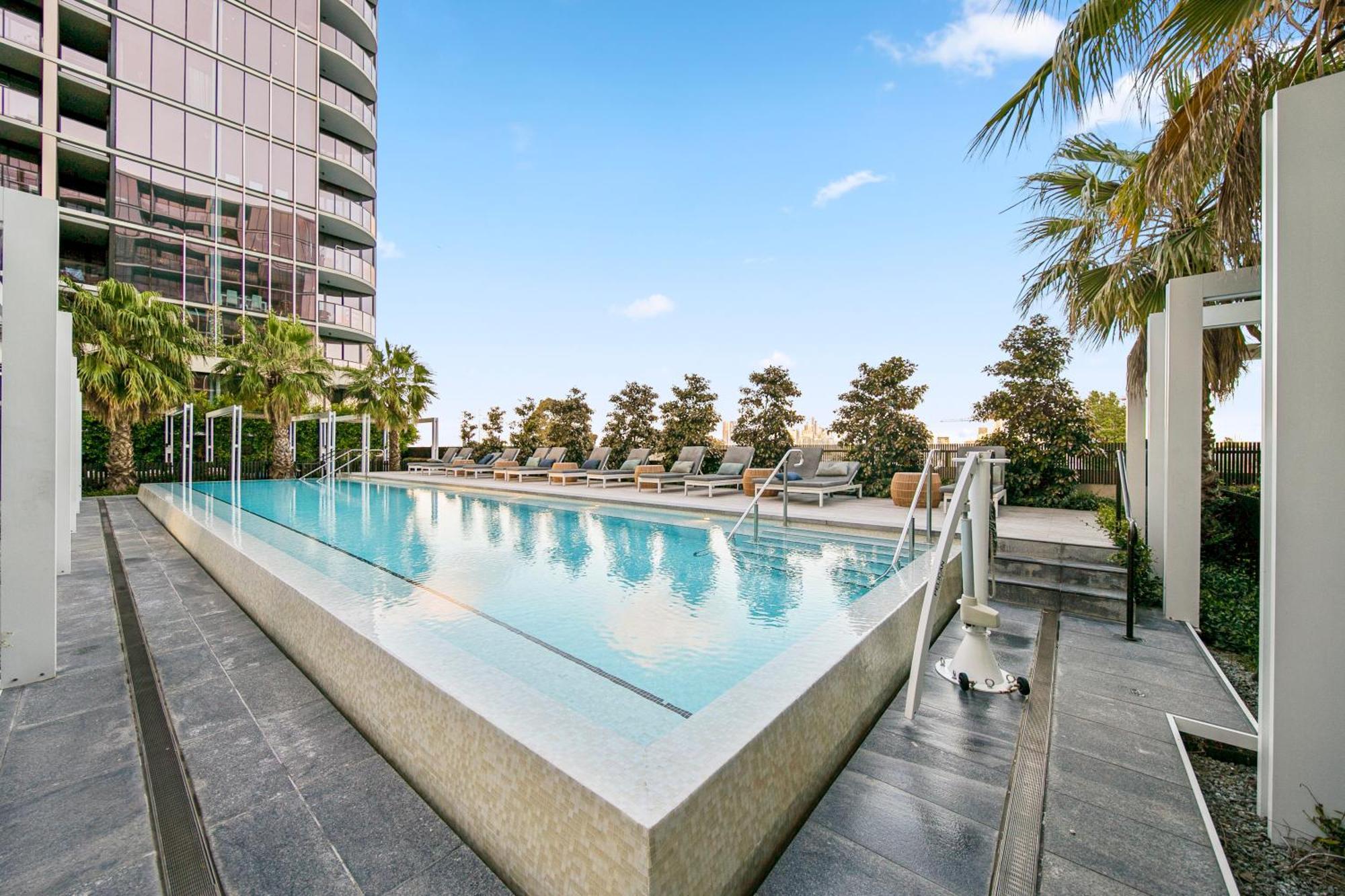 Luxury Vip 4-bedroom Townhouse In Port *