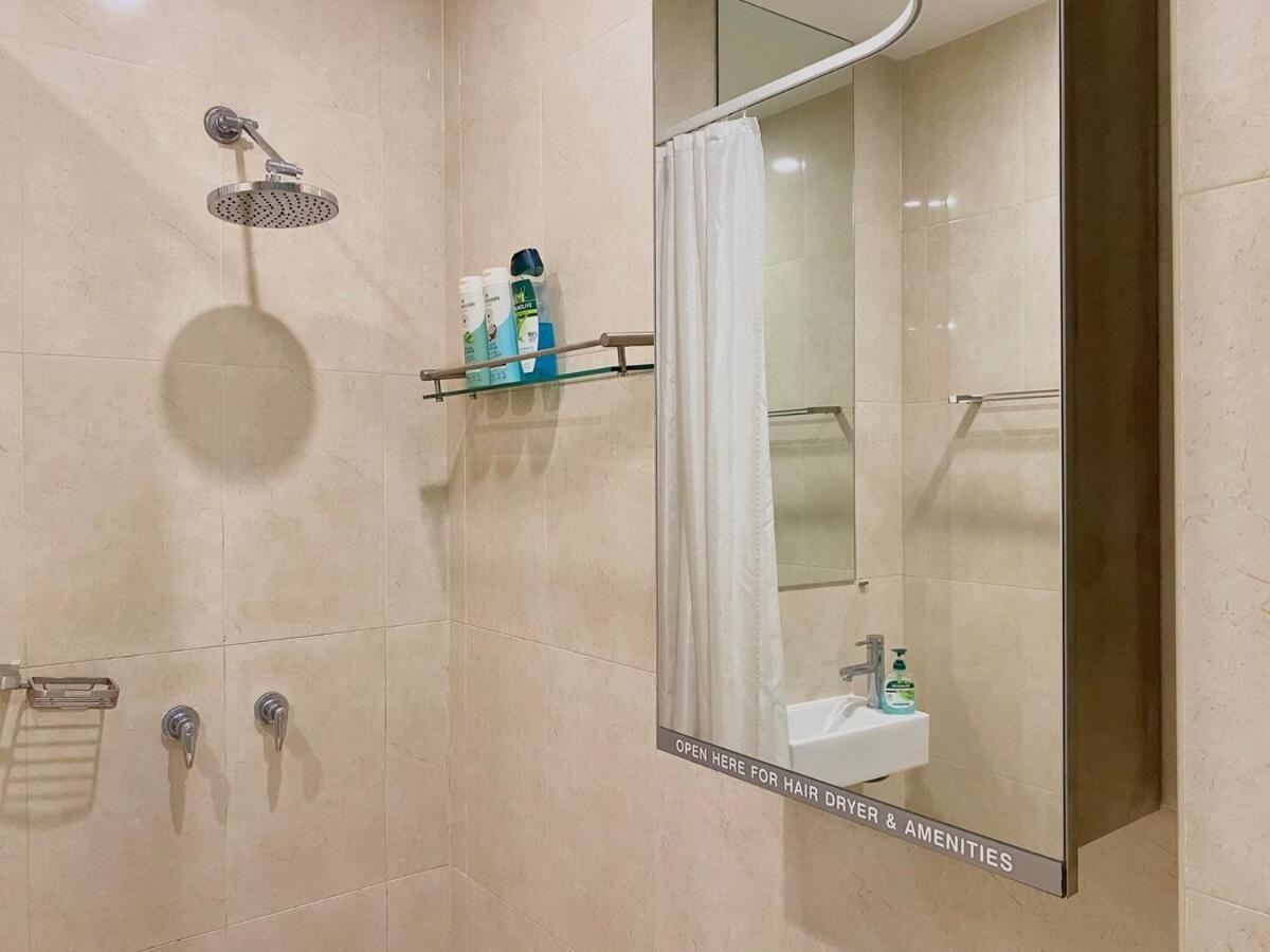 812 Cbd Collins St Oaks Apartment