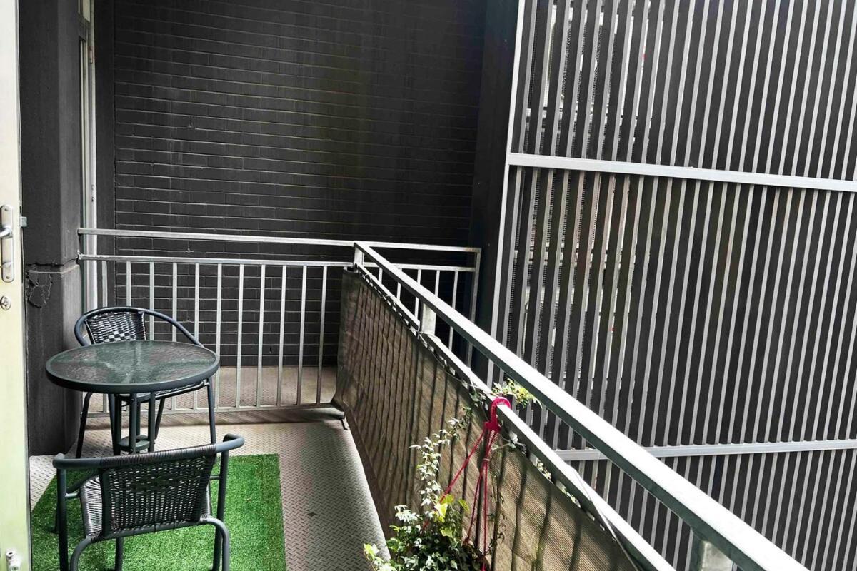 812 Cbd Collins St Oaks