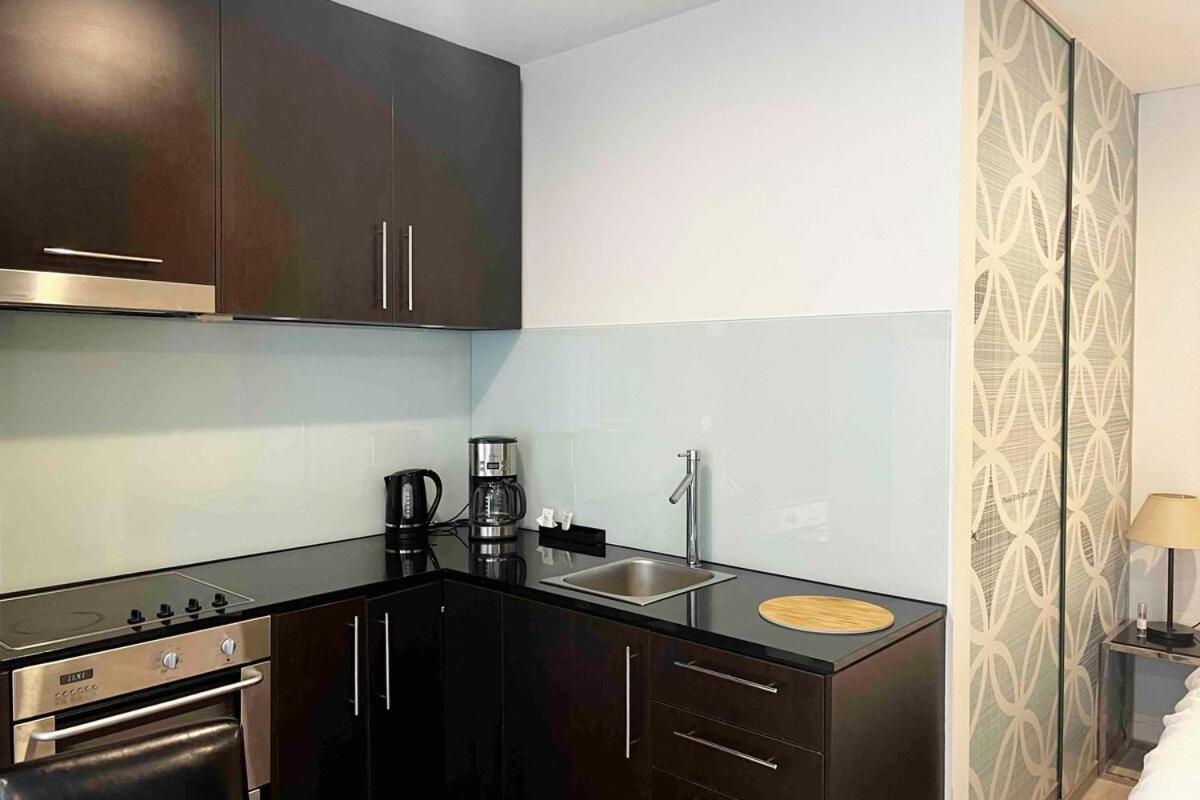 812 Cbd Collins St Oaks Apartment *
