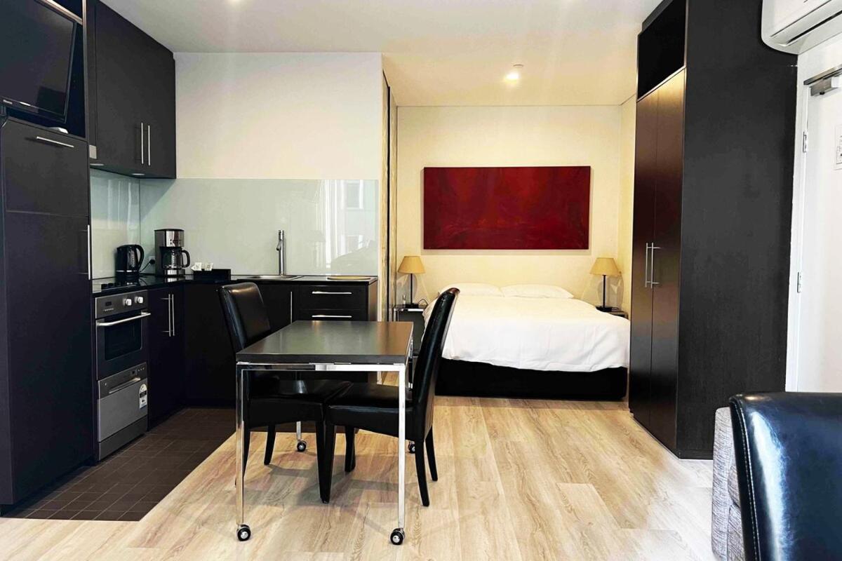 812 Cbd Collins St Oaks