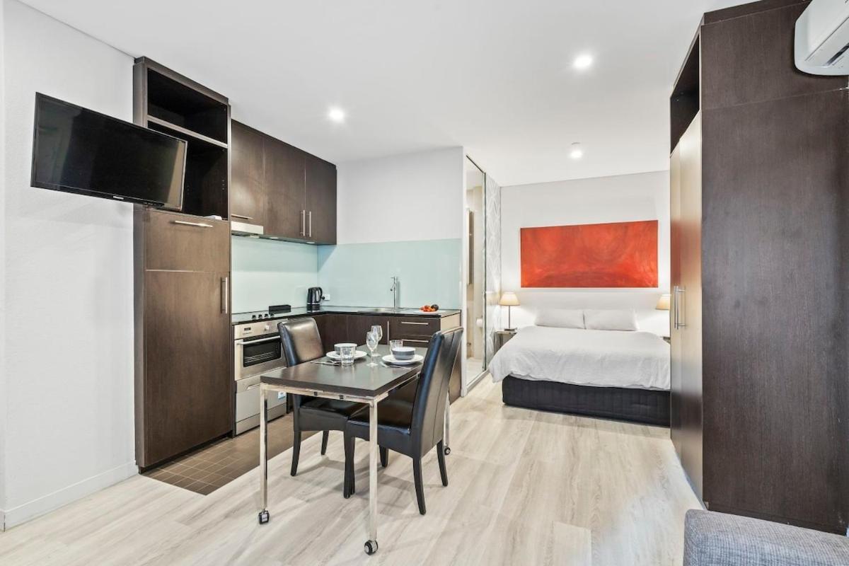 812 Cbd Collins St Oaks * Melbourne