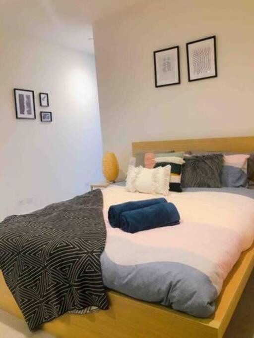 Stunning 1bbr At Southbank Tf4114 New * Melbourne