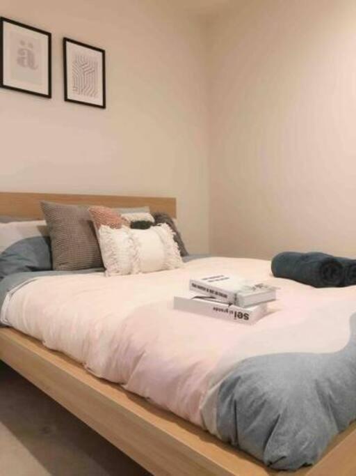 Stunning 1bbr At Southbank Tf4114 New * Melbourne