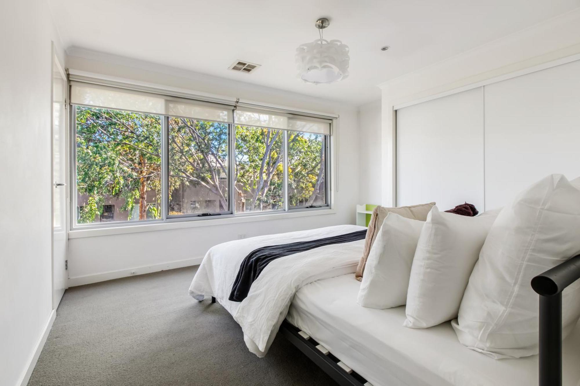 Holiday home Leafy Family With Outdoor Dining Near Cbd Melbourne