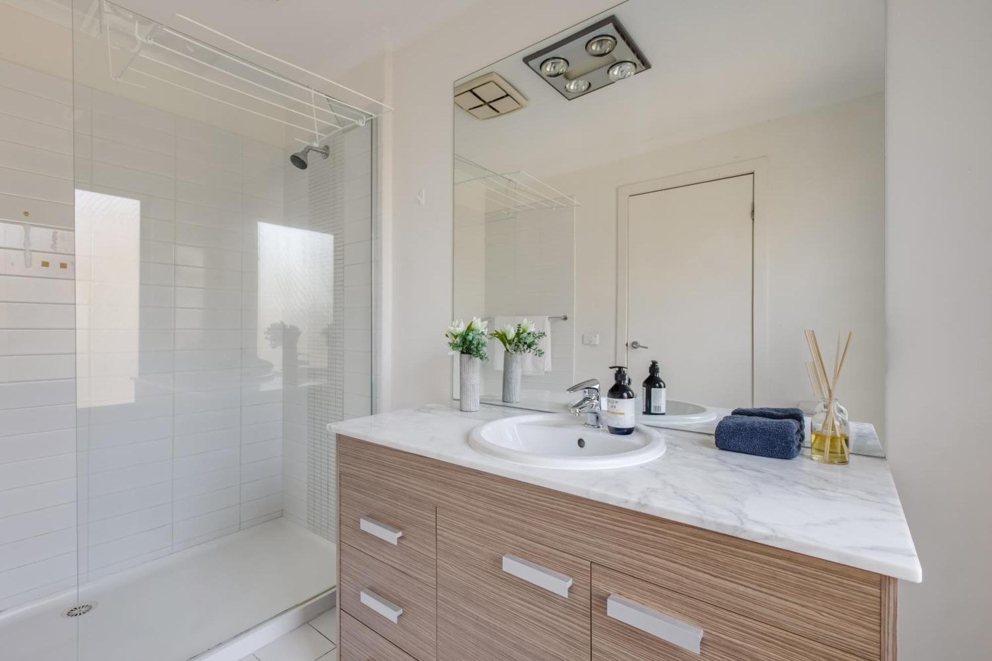 Holiday home Leafy Family With Outdoor Dining Near Cbd Melbourne