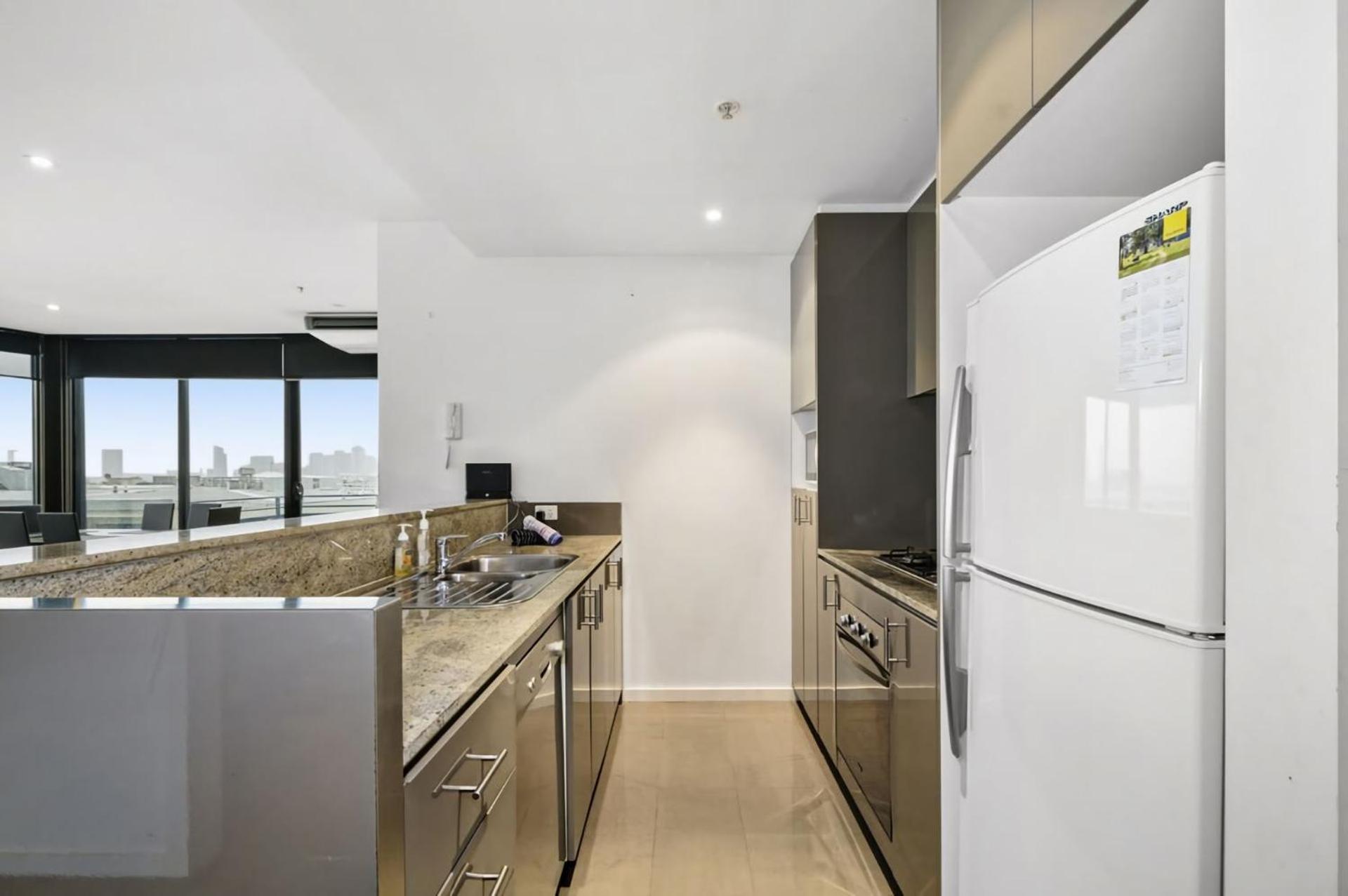 Apartment Heart Of Port Melbourne: Urban Escape Melbourne