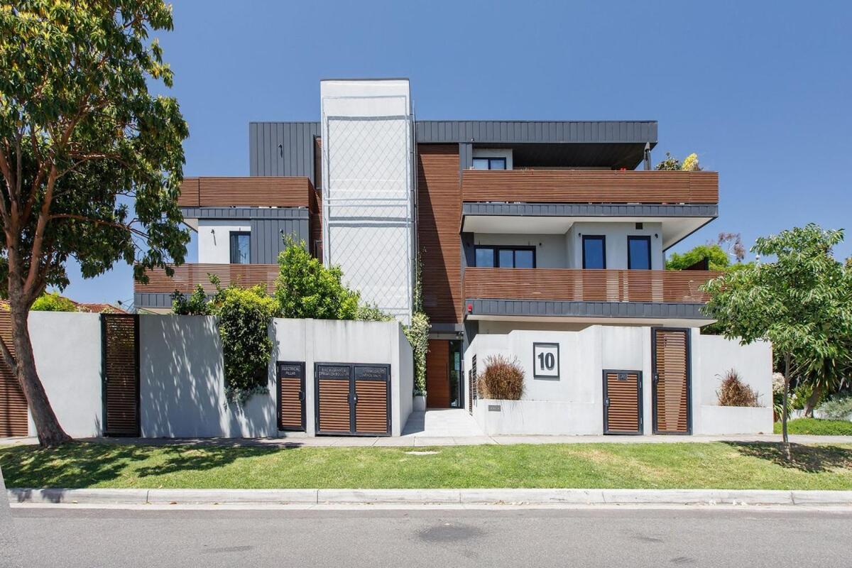 Hidden Gem In Mckinnon By Ready Set Host Apartment *