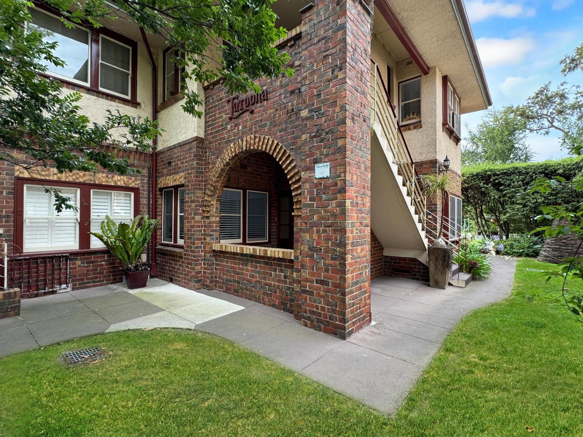 Ground Floor Apartment, 250 Metres To The Apartment