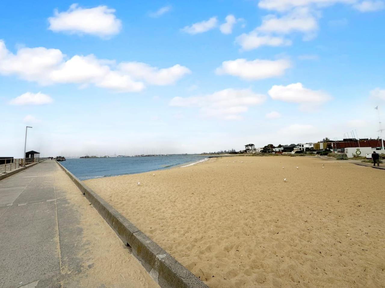 Apartment Ground Floor Apartment, 250 Metres To The