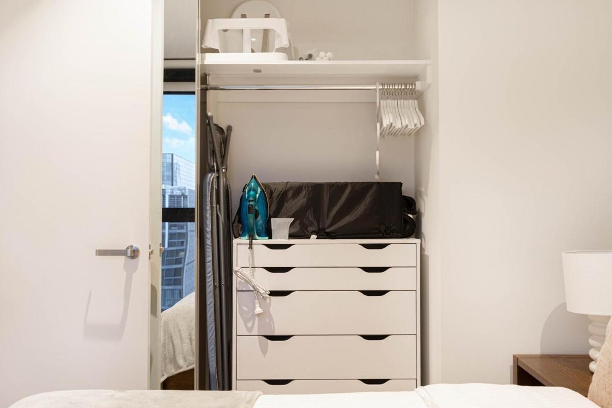Apartment Eq Tower 1br Unbeatable Location Free Parking #eq34 *