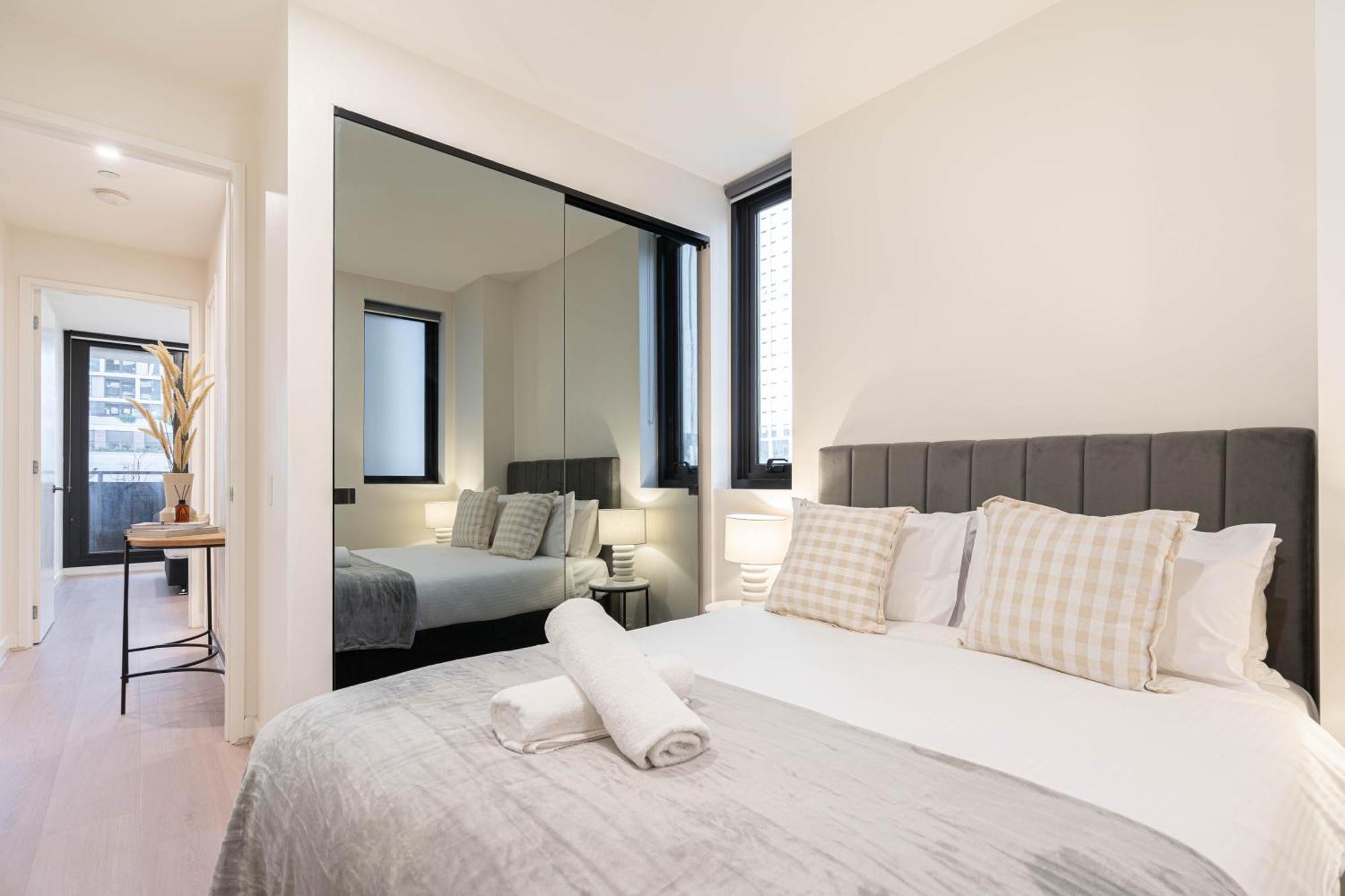 Unparalleled Convenience 2br Free Parking #eq07