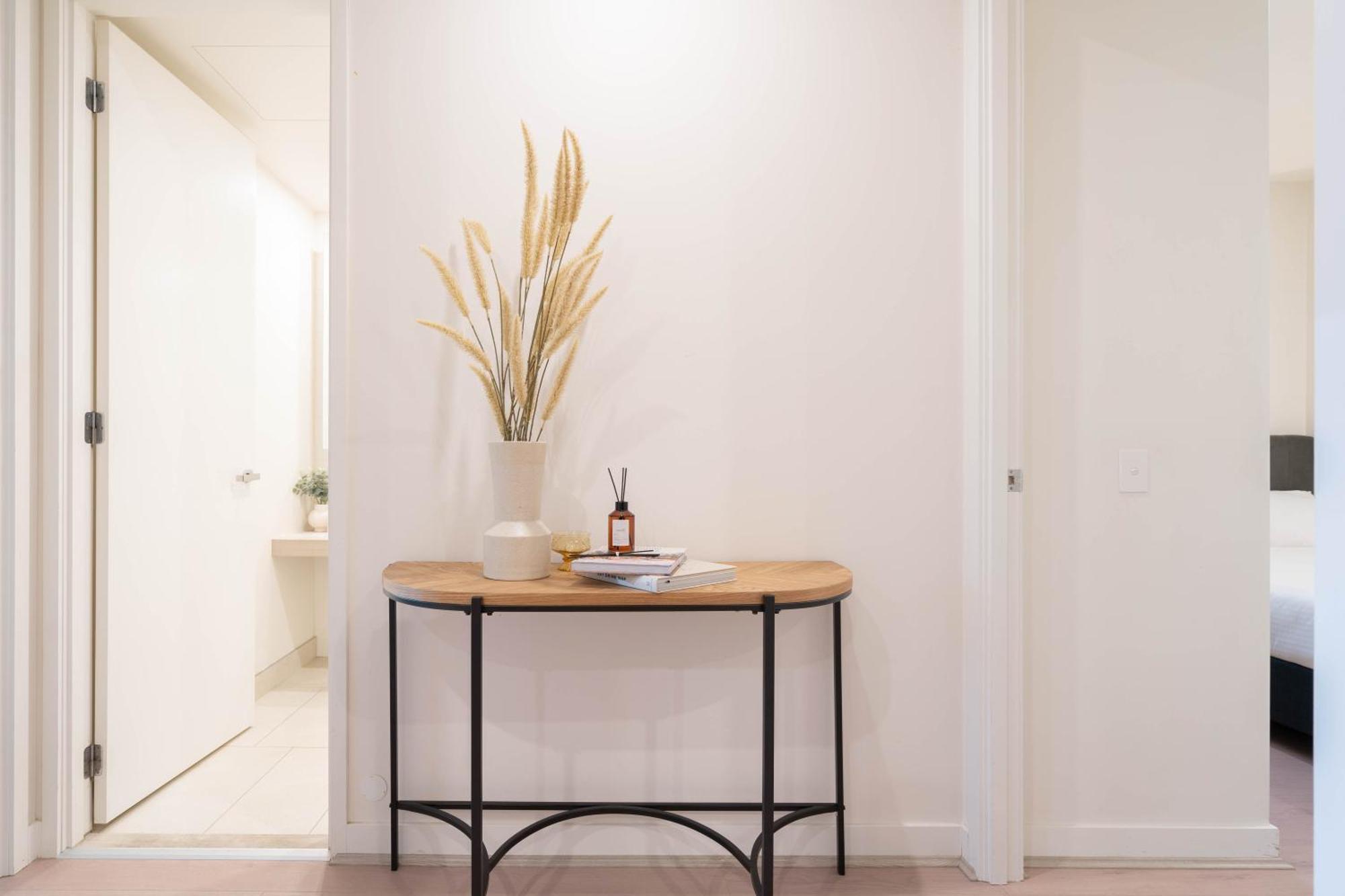 Apartment Unparalleled Convenience 2br Free Parking #eq07