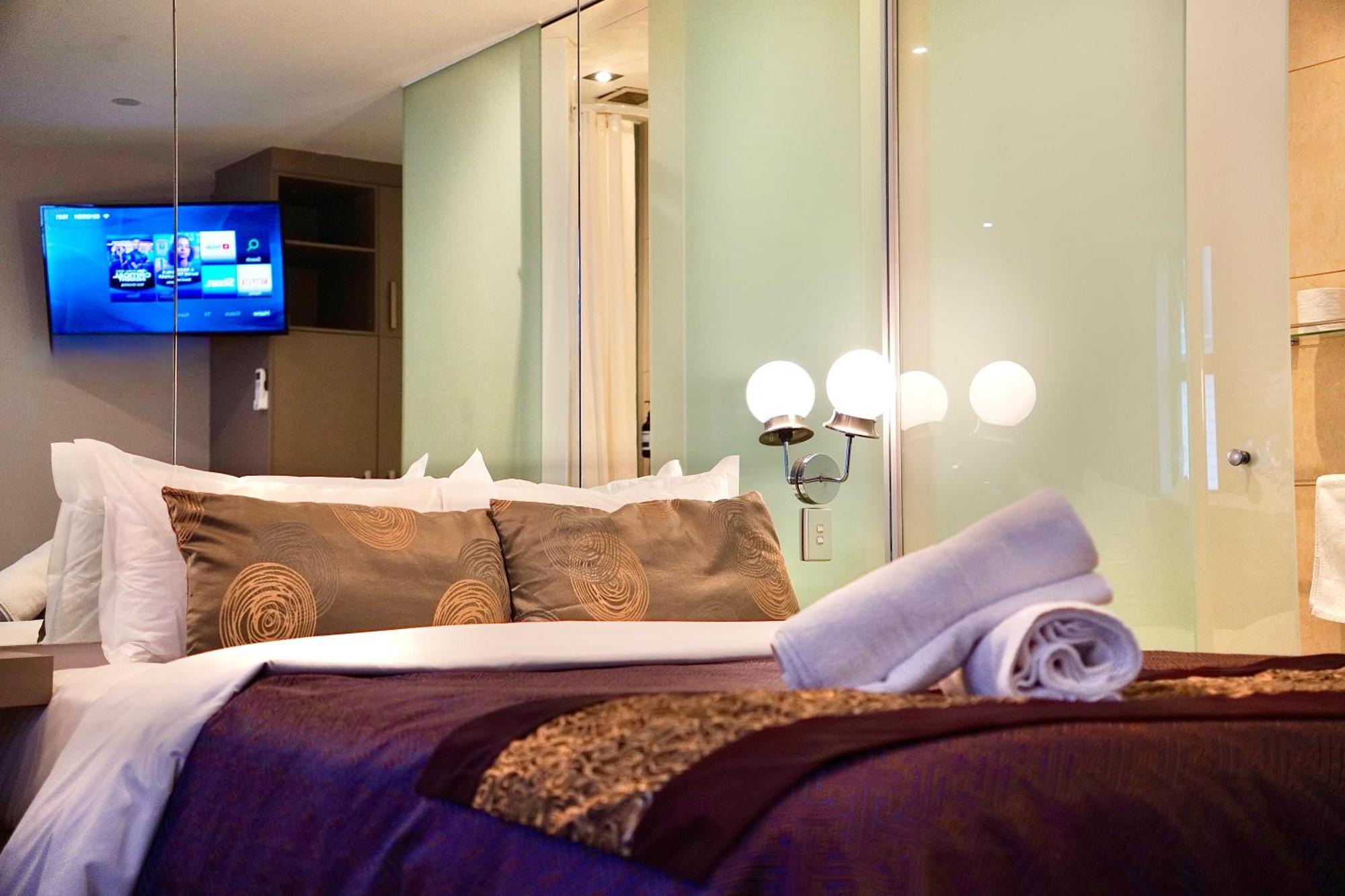 Melbourne Vivo Aparthotel 4*