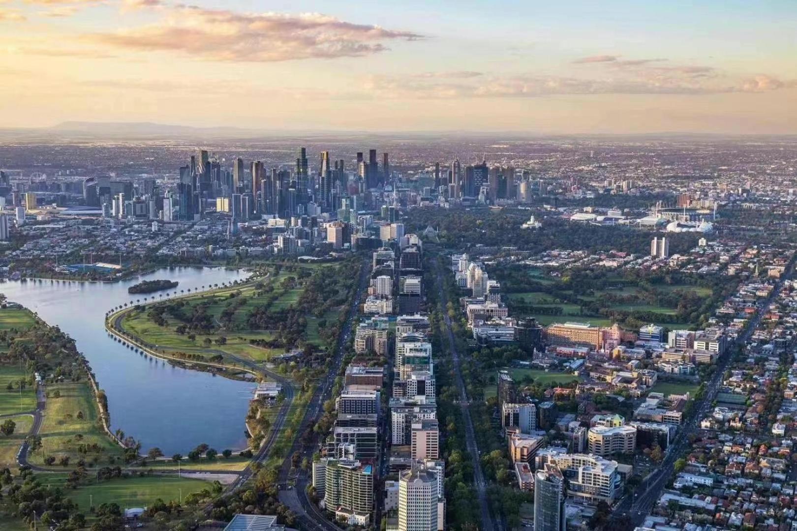 Royal Executive Living Grand Bayview Corporate Residency Melbourne