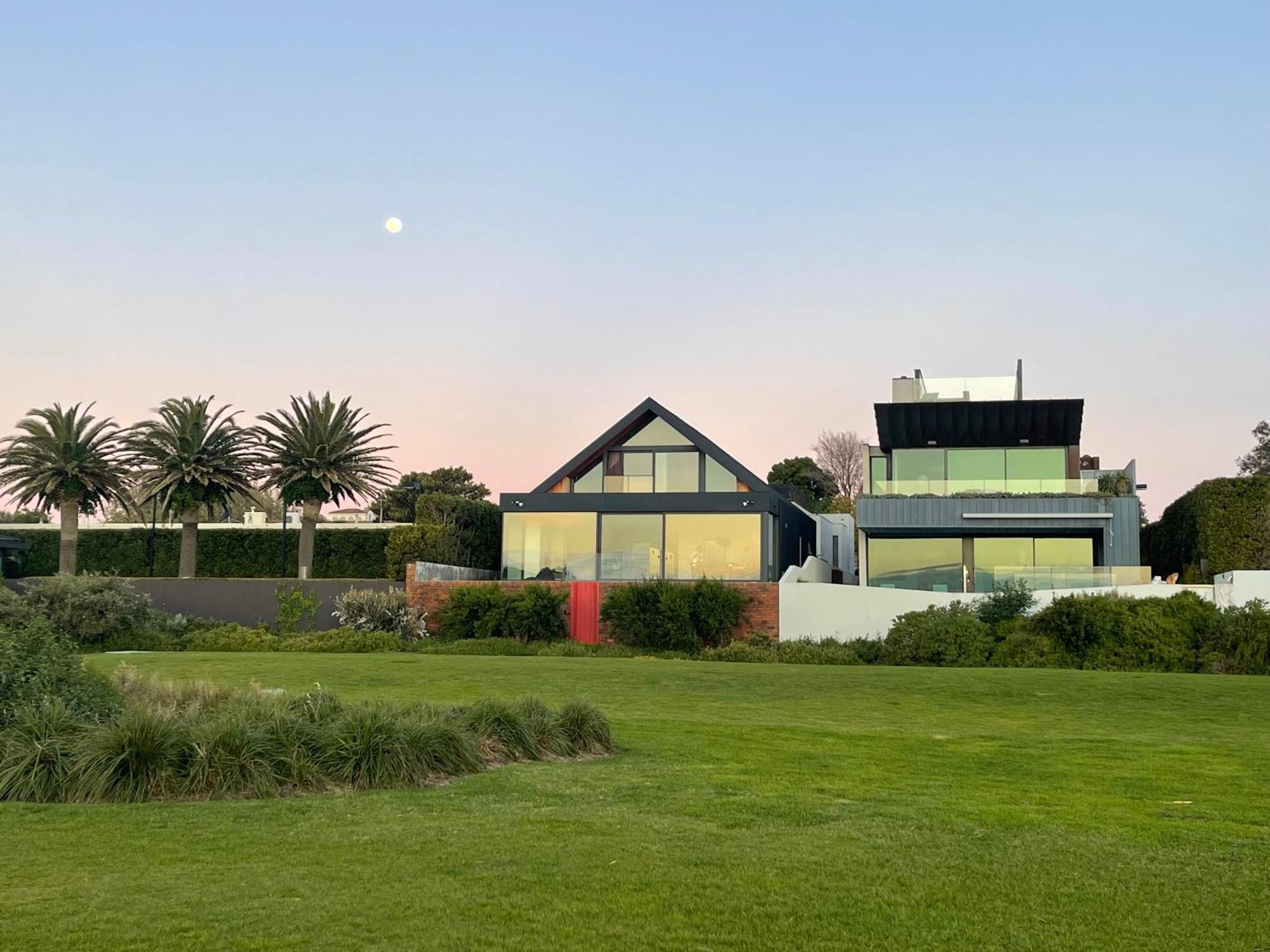 Royal Executive Living Grand Bayview Corporate Residency Melbourne