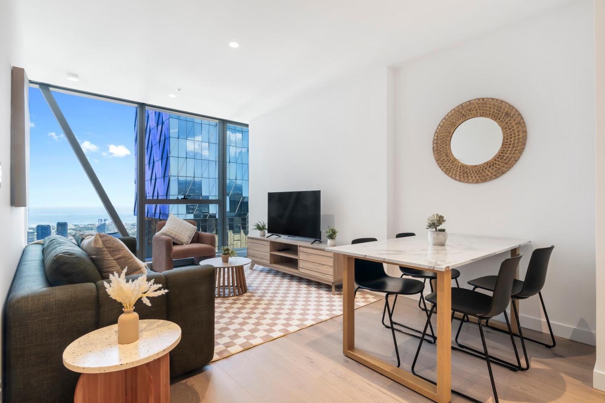 Stunning And Bay Views With Pool & Gym! Apartment *