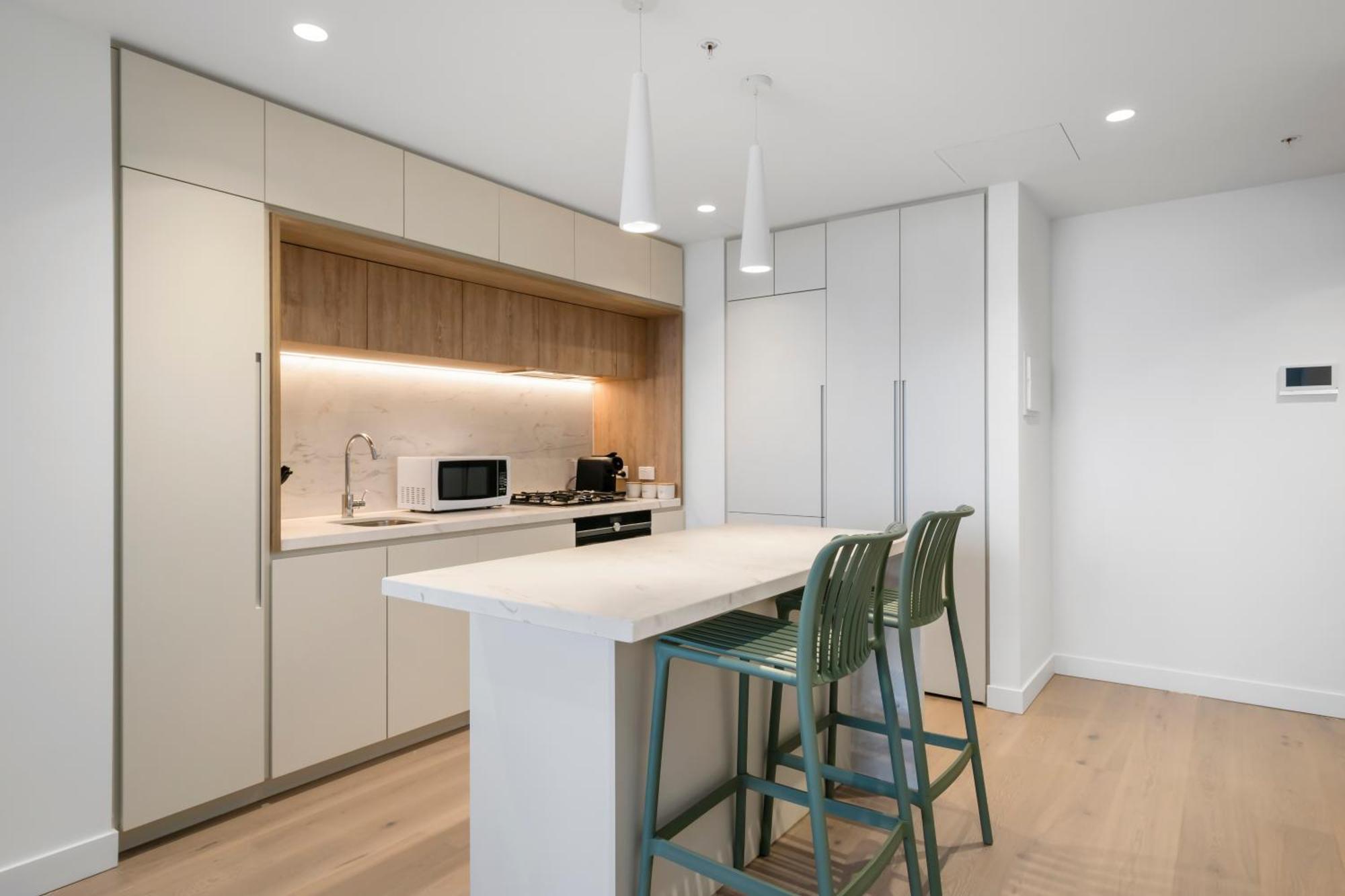 Stunning And Bay Views With Pool & Gym! * Melbourne