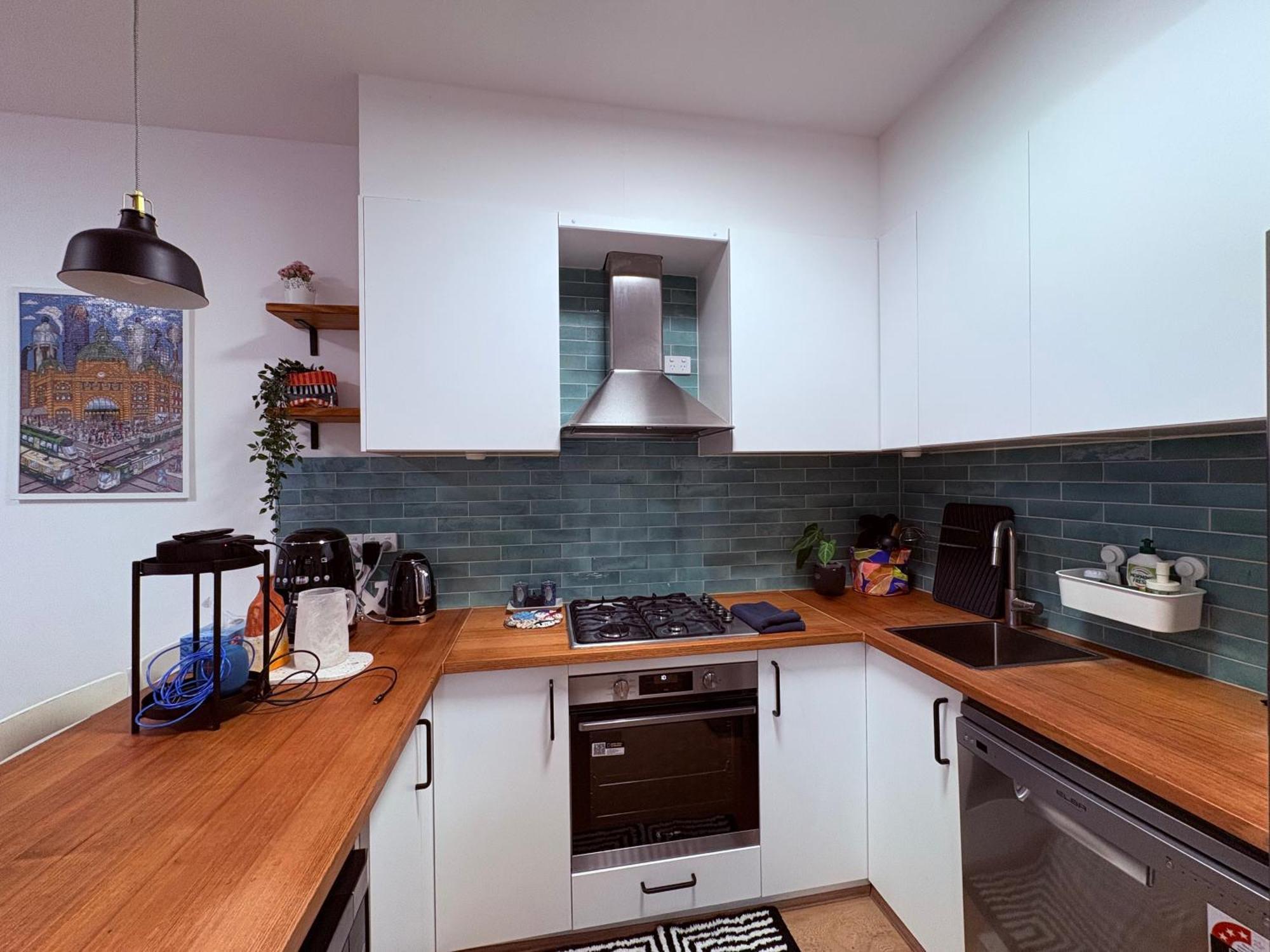 “urban Oasis ” Emporium ,free Parking Apartment *
