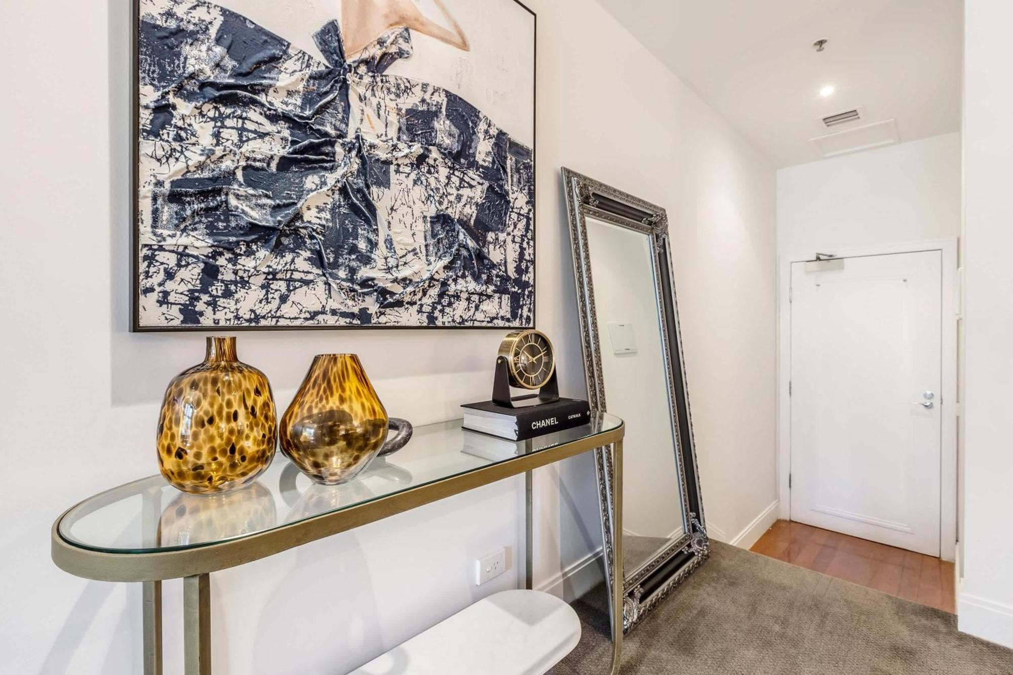 Vaquay Fifth Avenue In Cbd * Melbourne