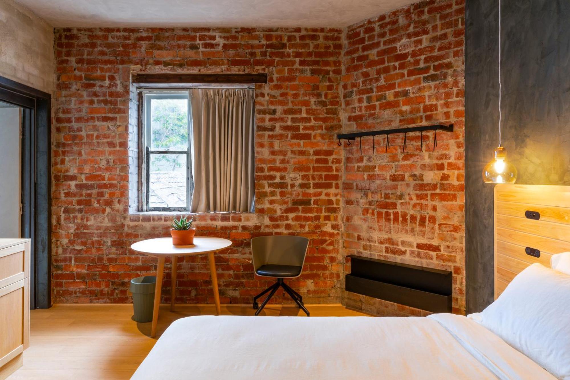 In The Brick And 4* Melbourne
