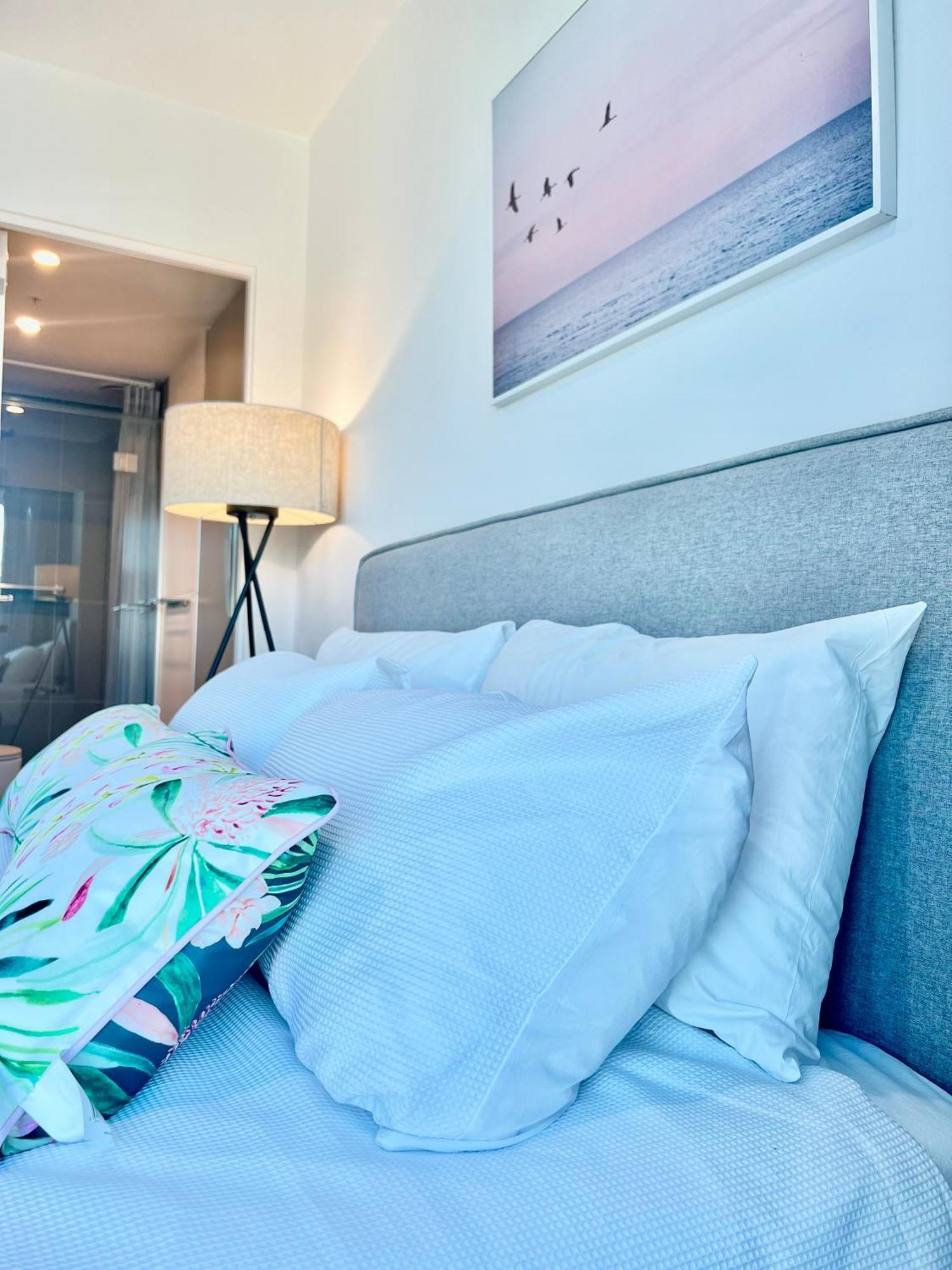 Apartment Luxury Cbd 5 Beds, 2 Baths Great Skyview With Pool, Gym, Spa, Carpark,sauna
