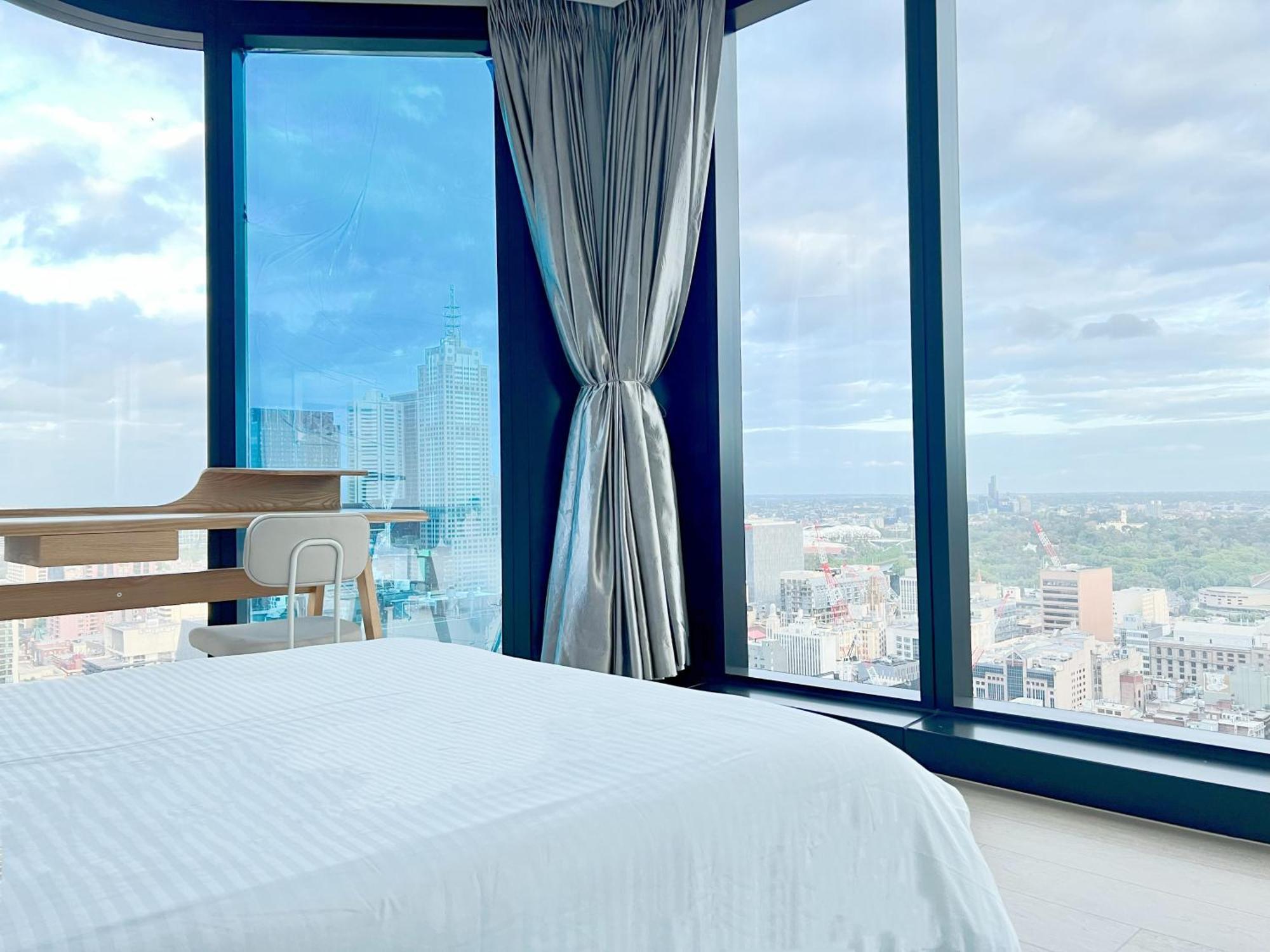Luxury Cbd 5 Beds, 2 Baths Great Skyview With Pool, Gym, Spa, Carpark,sauna Apartment Melbourne