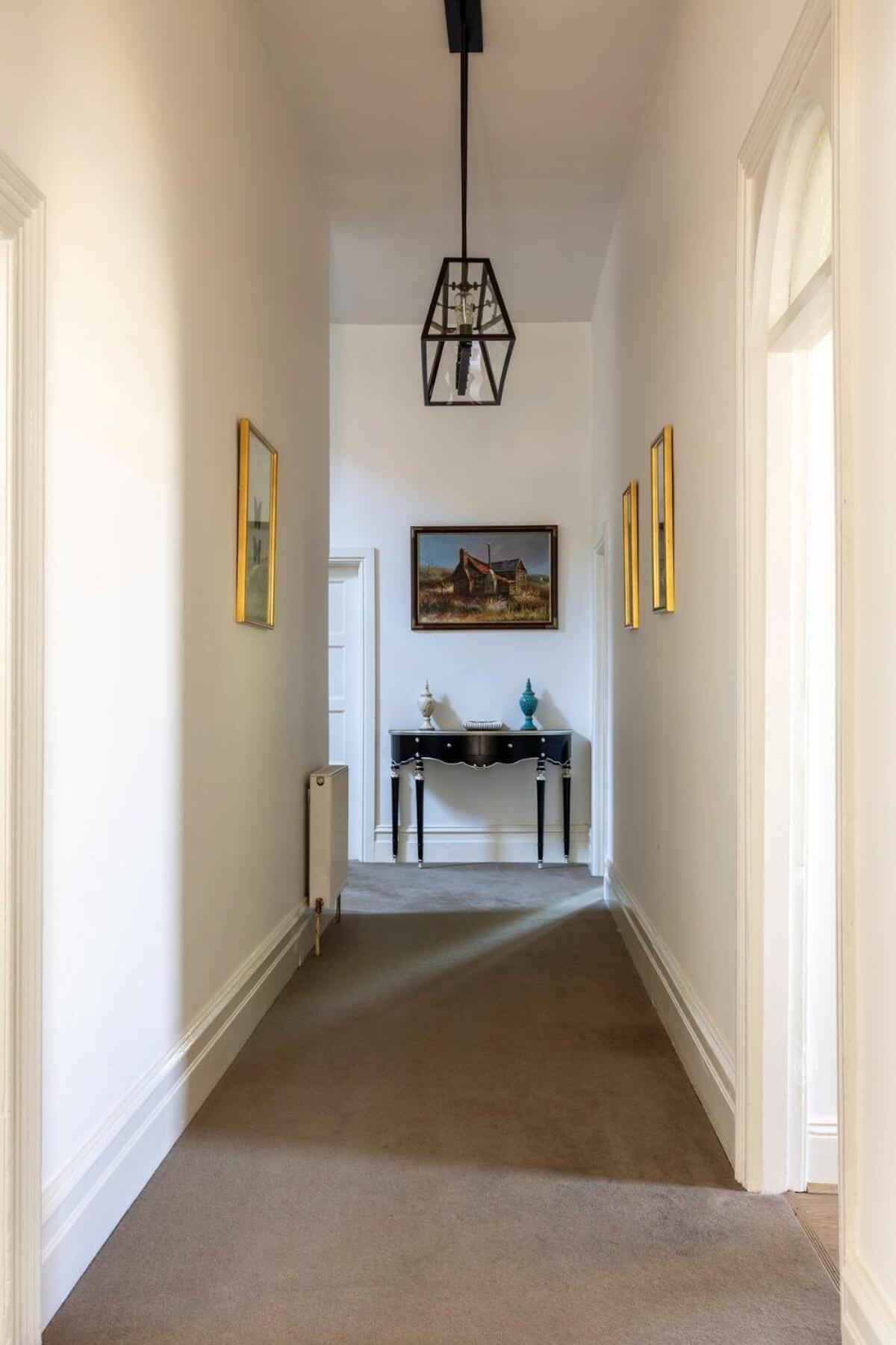Prime Location House With Pool In Kew Holiday home *