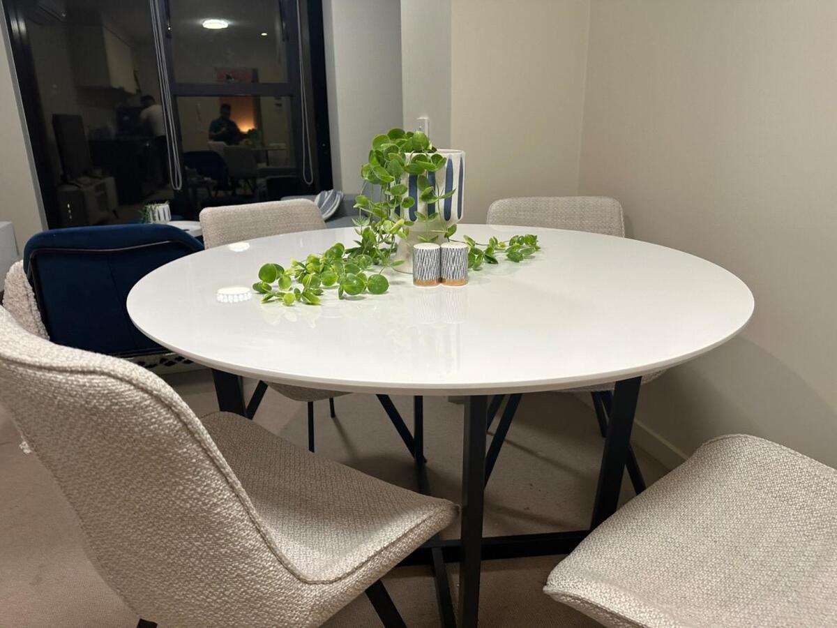 Revive And Relax At Collins Street Apartment Melbourne